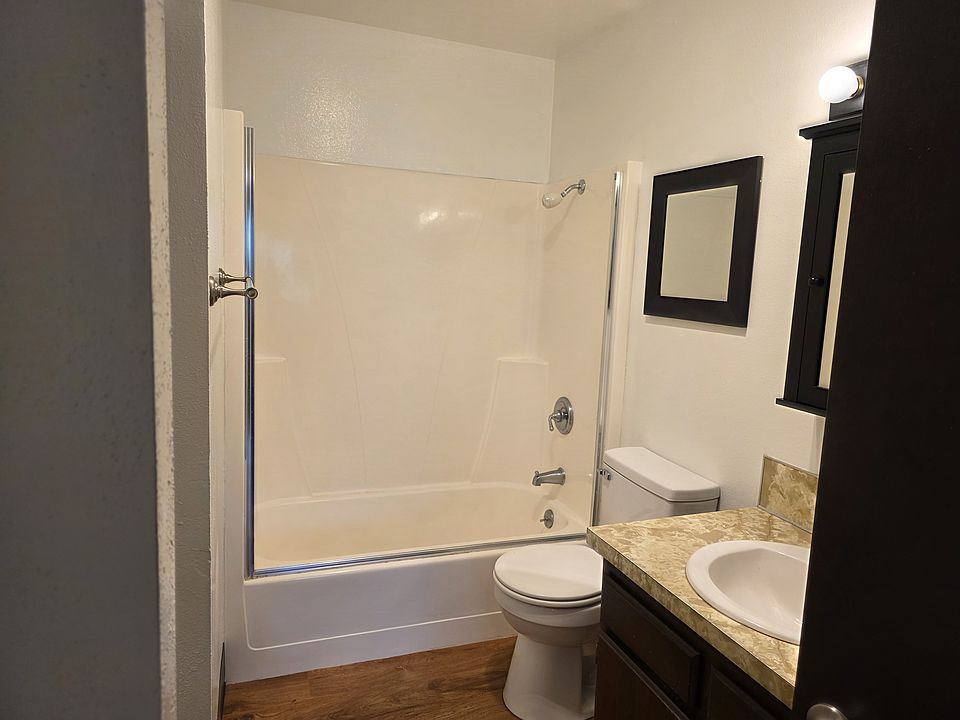 1st image of 223 NW Nye St APT 8
