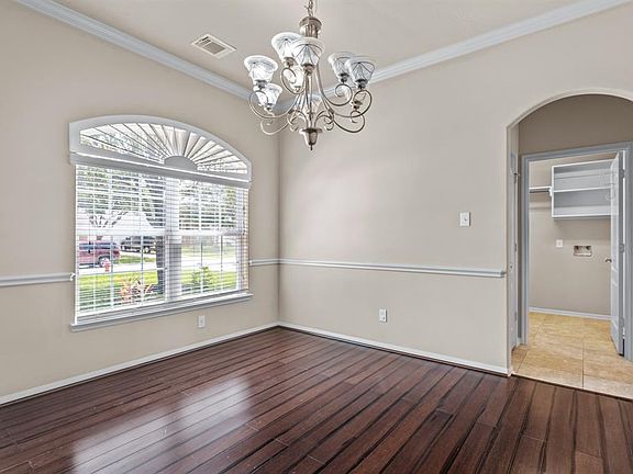 4th image of 2819 Chinaberry Park Ln