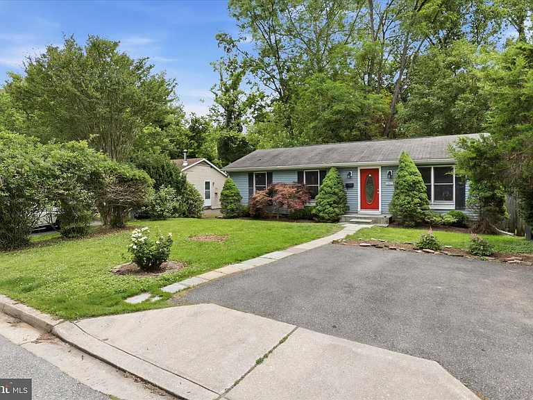 10617 Wheatley St — Photo 1
