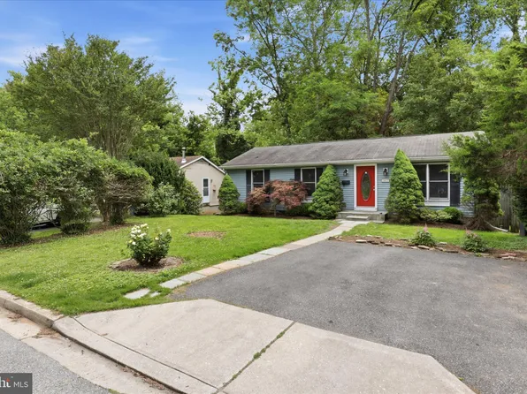 10617 Wheatley St, Kensington, MD 20895