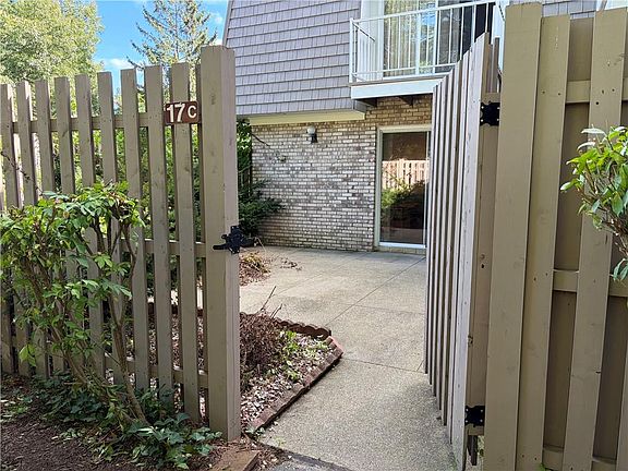 3rd image of 17 Caddy Rock Rd APT C