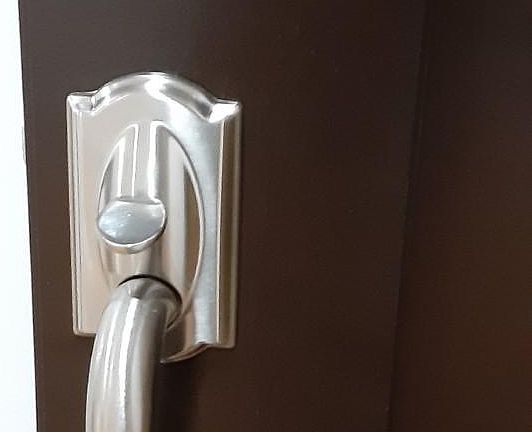 NEW HARDWARE IN THE MAIN ENTRANCE DOOR