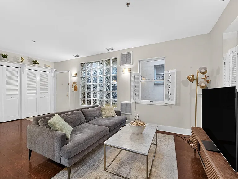 219 Bloomfield St #B-2 — Photo 4