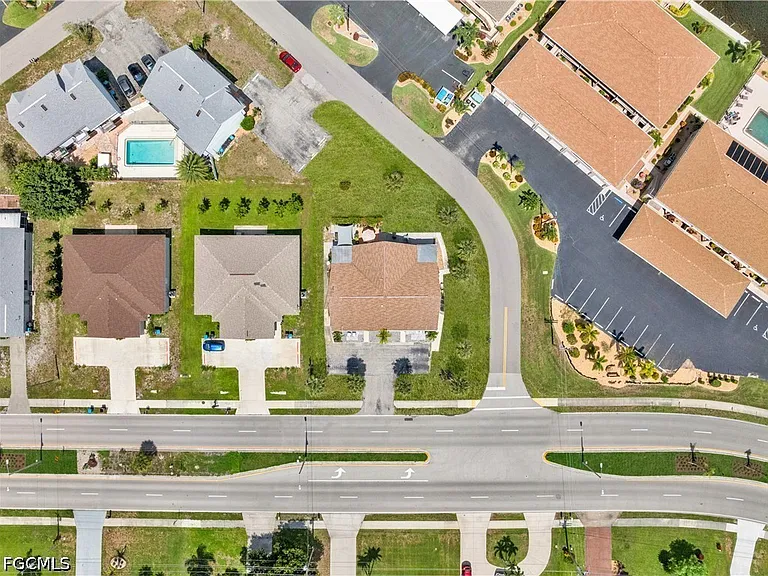4353 Country Club Blvd #B — Photo 16