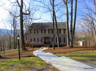 4252 Twin Mountains Dr, Vinton, VA 24179