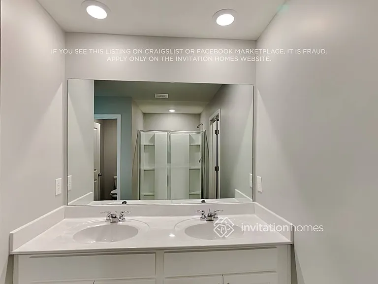 136 Webster Cir — Photo 17