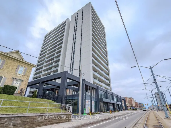 741 King St W #1302, Kitchener, ON N2G 1E3