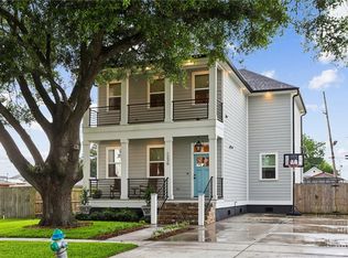 1236 Perrin Dr, Arabi, LA 70032