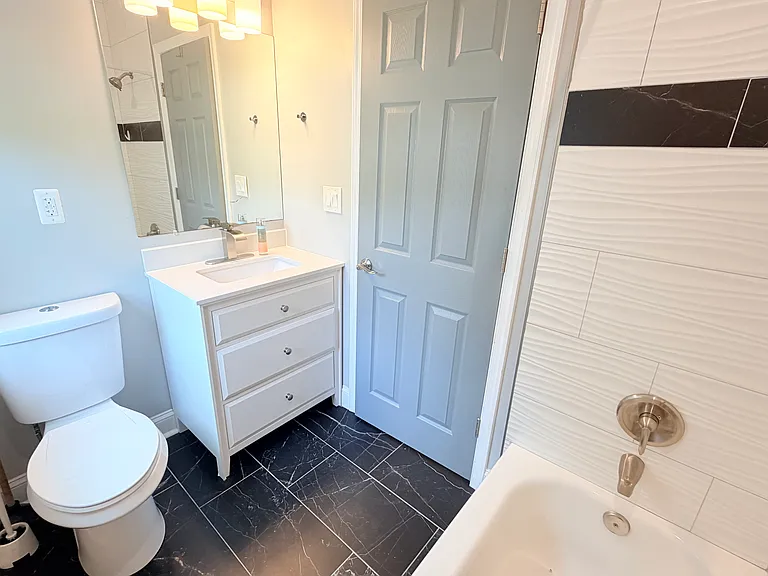 9133 Baltimore St — Photo 10