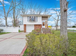 42 The Blvd, Amityville, NY 11701