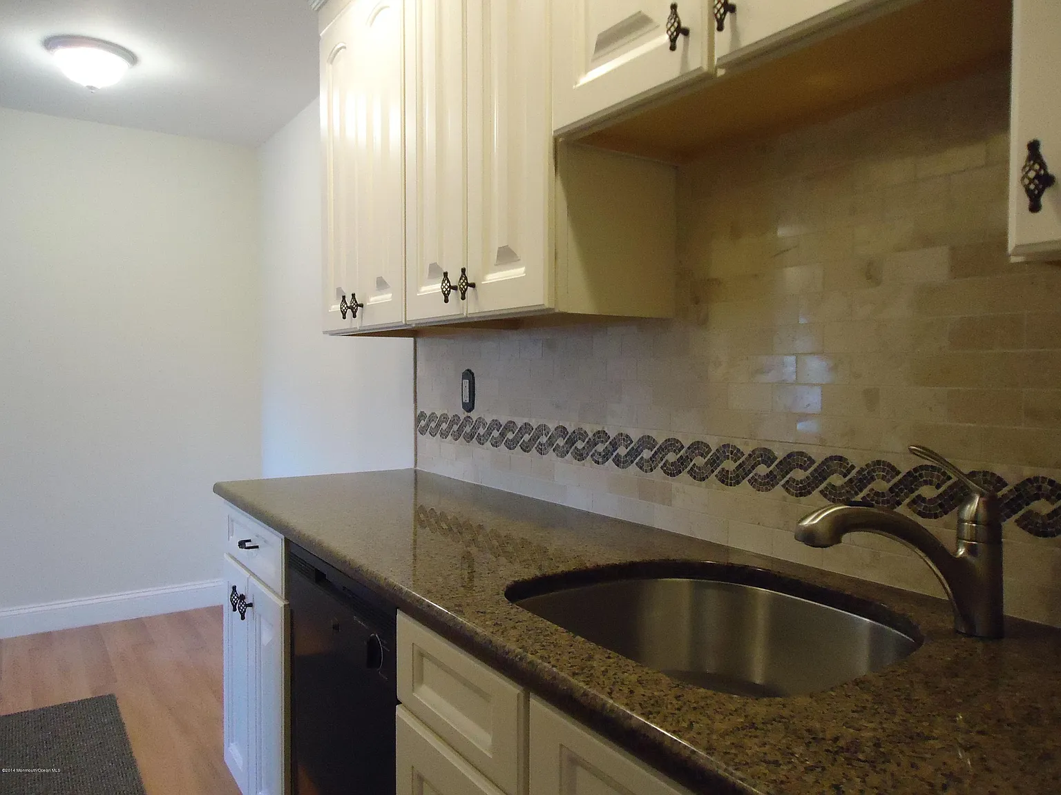 2 bed, 1130 sqft, $2,200 — Photo 3