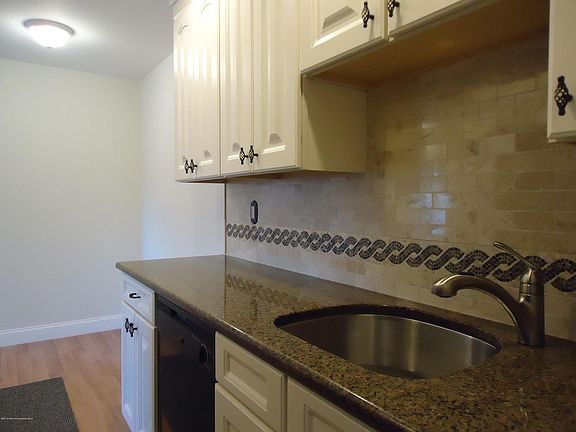 3rd image of 142 Cross Slope Ct Unit F