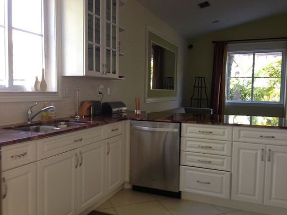 Nice Kitchen with Granite and Stainless Steel Appliances