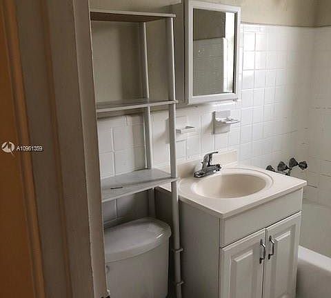 4th image of 614 Santander Ave APT 3