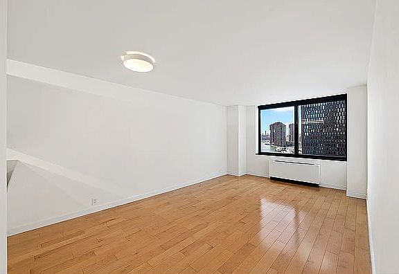 3rd image of 415 E 37th St APT 15E