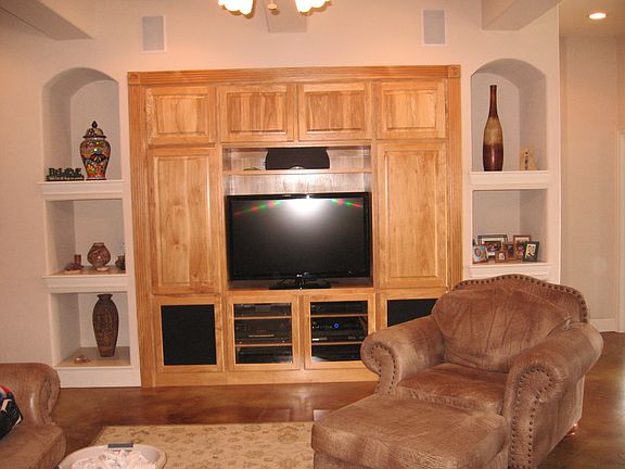 Lvg rm entertainment