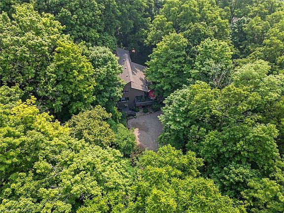 3rd image of 141 Valley Rd