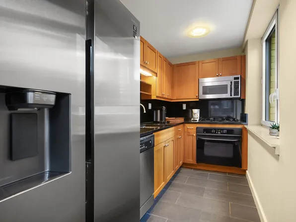 425 5th Avenue 21A image 3 of 9