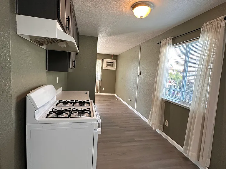 433 N 4th Ave #A — Photo 8