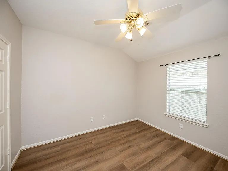 14618 Rochelle Ct — Photo 37