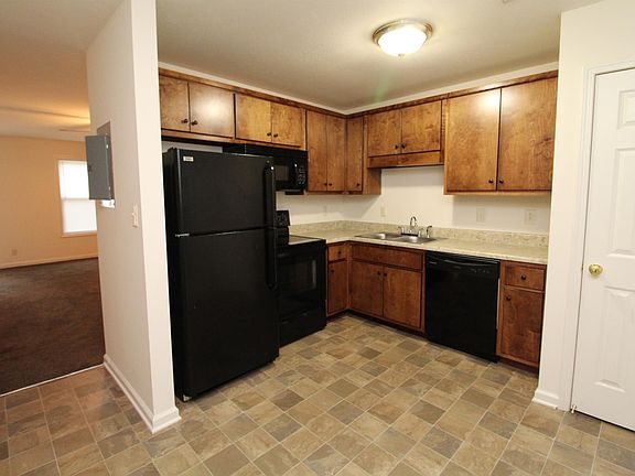 2nd image of 531 Peachers Ridge Rd APT A