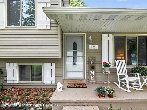 3rd image of 421 White Oak Dr