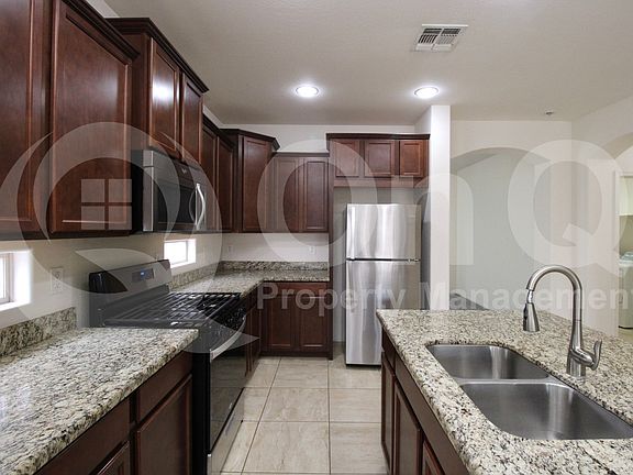 2nd image of 2980 E Ridgewood Ln