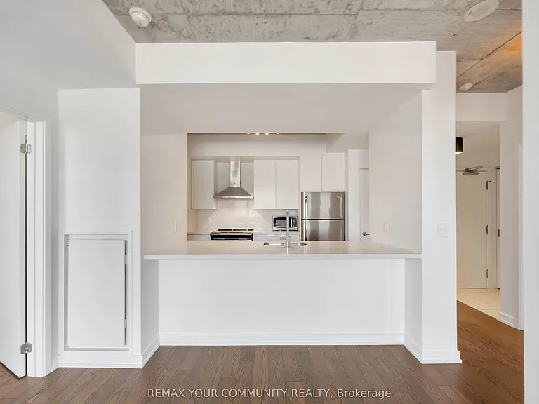 400 Wellington St W #1003 — Photo 18