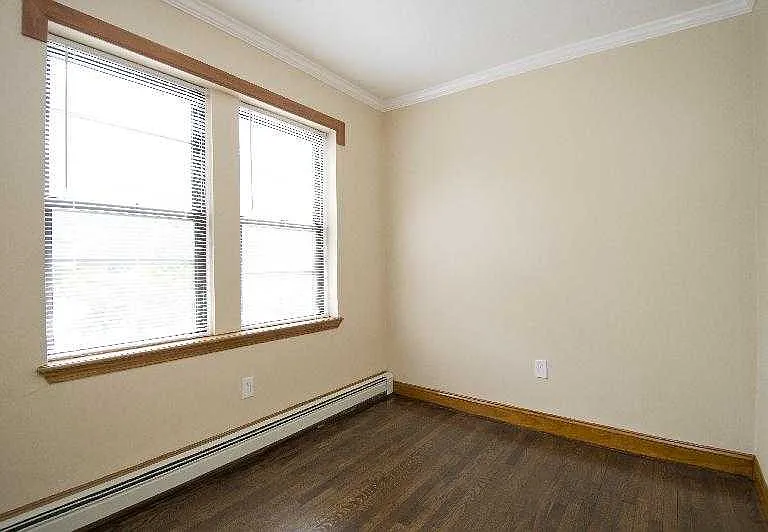 Walnut Ave — Photo 6