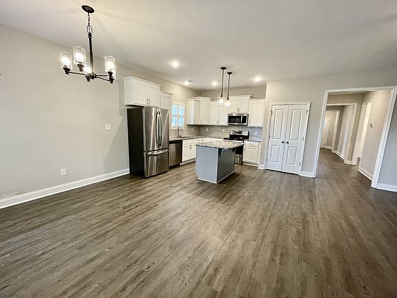 3rd image of 5177 Maxwell Rd