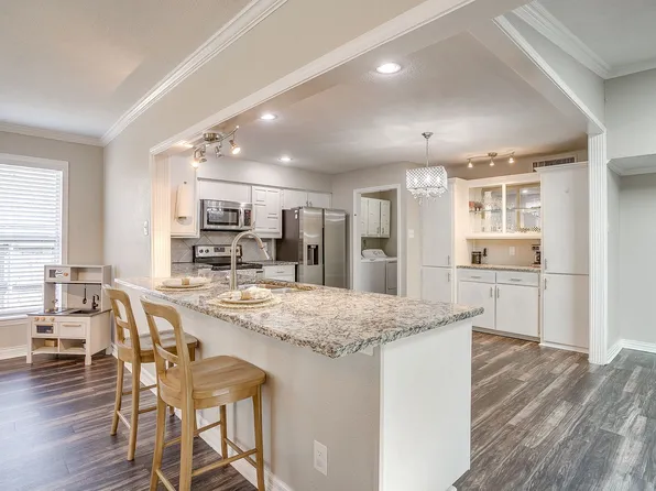 2616 Treeview Dr, Arlington, TX 76016