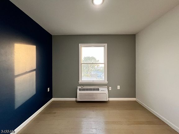 5th image of 614 Fairview Ave