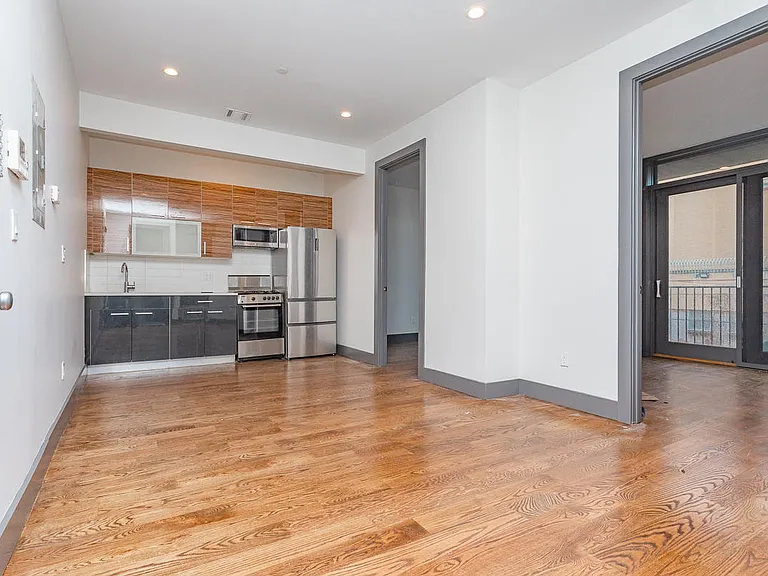 1295 Greene Ave #3A — Photo 1