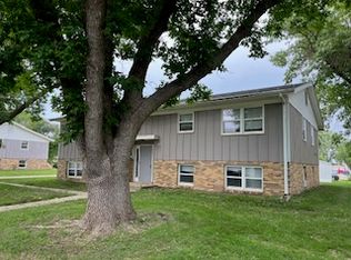 923 W Clark St #4, Vermillion, SD 57069