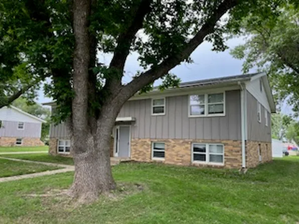 1021 W Clark St #19, Vermillion, SD 57069