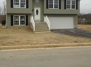 166 Freight Car Cir, Bunker Hill, WV 25413
