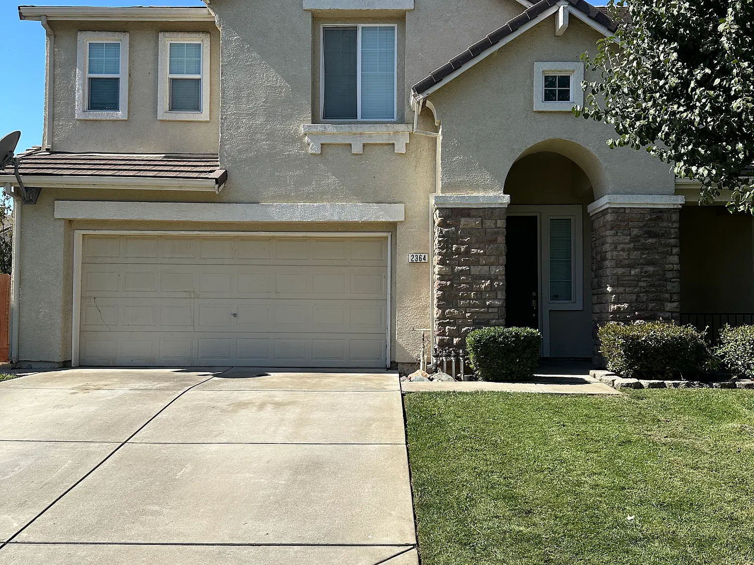 4 bed, 7841 sqft, $2,500 — Photo 1
