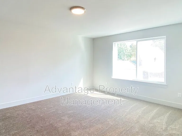 1786 S 9th St — Photo 10