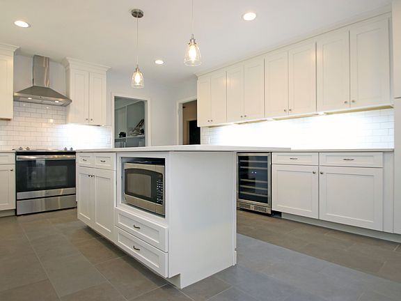4th image of 61 Wedgewood Dr