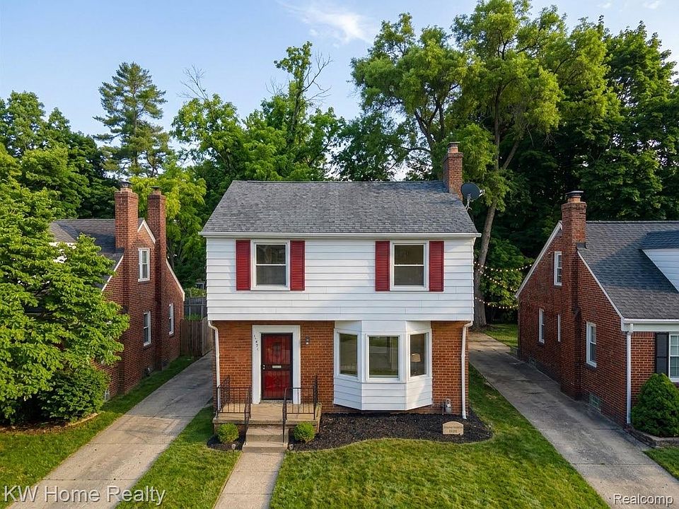 1st image of 18477 Lindsay St