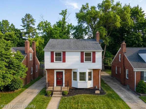 18477 Lindsay St, Detroit, MI 48235