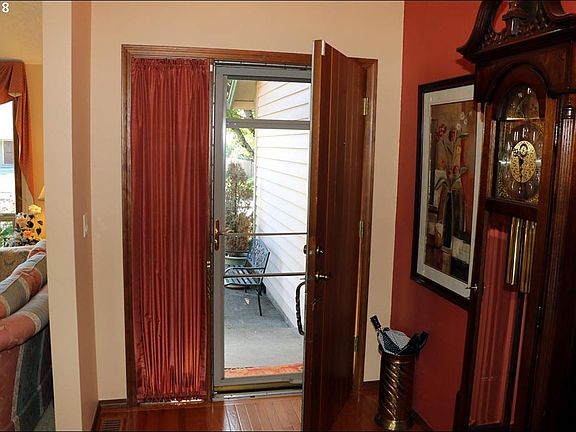 5th image of 2400 SE Park Crest Ave