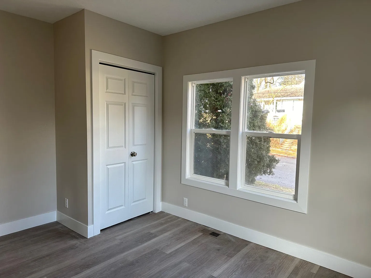 4 bed, 1318 sqft, $2,300 — Photo 2