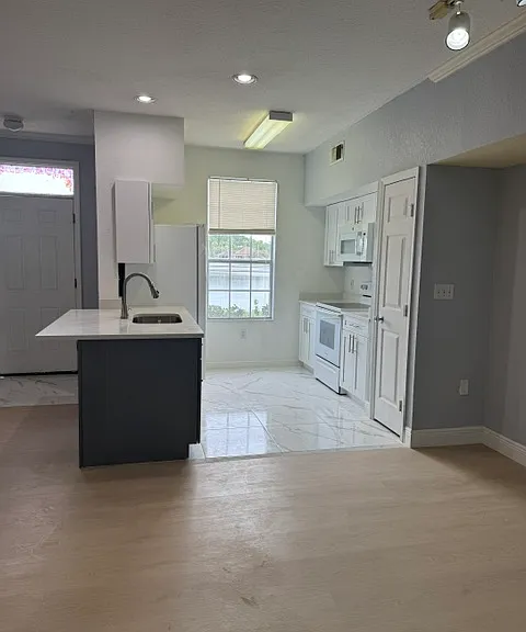 9218 Lake Chase Island Way #B12 — Photo 3