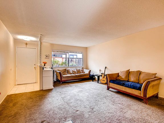 3rd image of 625 S Fig St APT 20