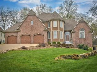 3300 S Thornbird Ave, Blue Springs, MO 64015