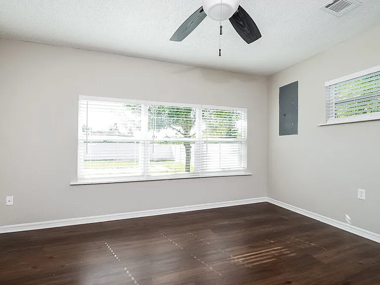 8277 Chesebro Ave — Photo 10