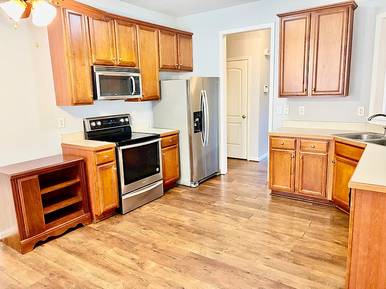3935 Blairwood St — Photo 8