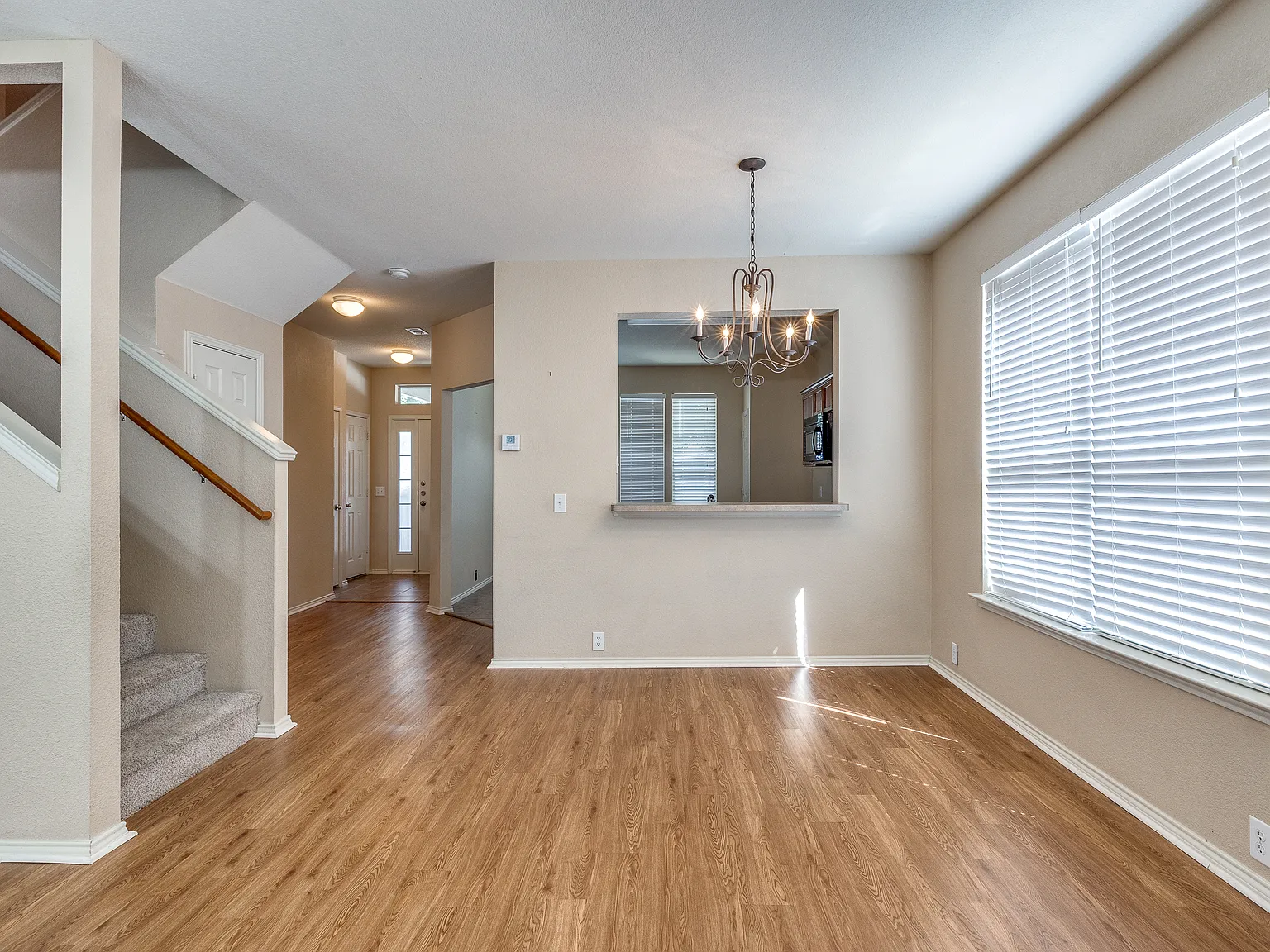 2 bed, 2.5 bath, 1468 sqft, $1,895 — Photo 4