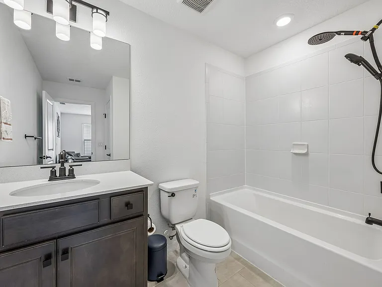 236 Hawthorn Park Cir — Photo 18